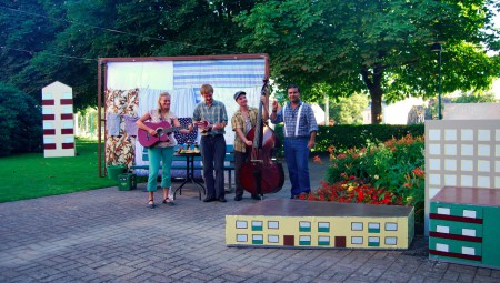 Sommarteatern Trettifyran (Ronneby Folkteater)